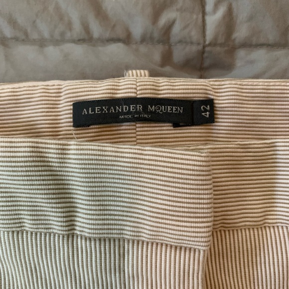 Alexander McQueen Blazer & Cropped Pants - Picture 15 of 16